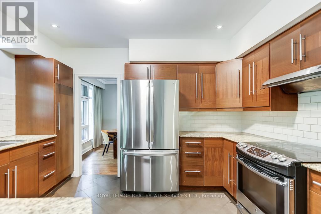 44 Anglesey Boulevard, Toronto (Edenbridge-Humber Valley), Ontario  M9A 3B5 - Photo 17 - W12210018