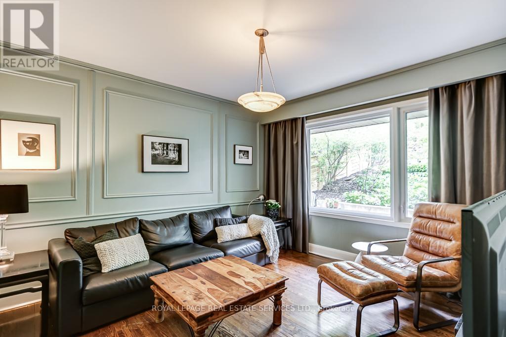 44 Anglesey Boulevard, Toronto (Edenbridge-Humber Valley), Ontario  M9A 3B5 - Photo 20 - W12210018