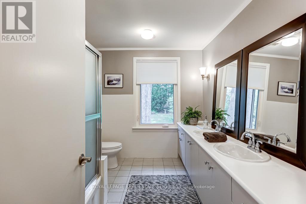 44 Anglesey Boulevard, Toronto (Edenbridge-Humber Valley), Ontario  M9A 3B5 - Photo 33 - W12210018