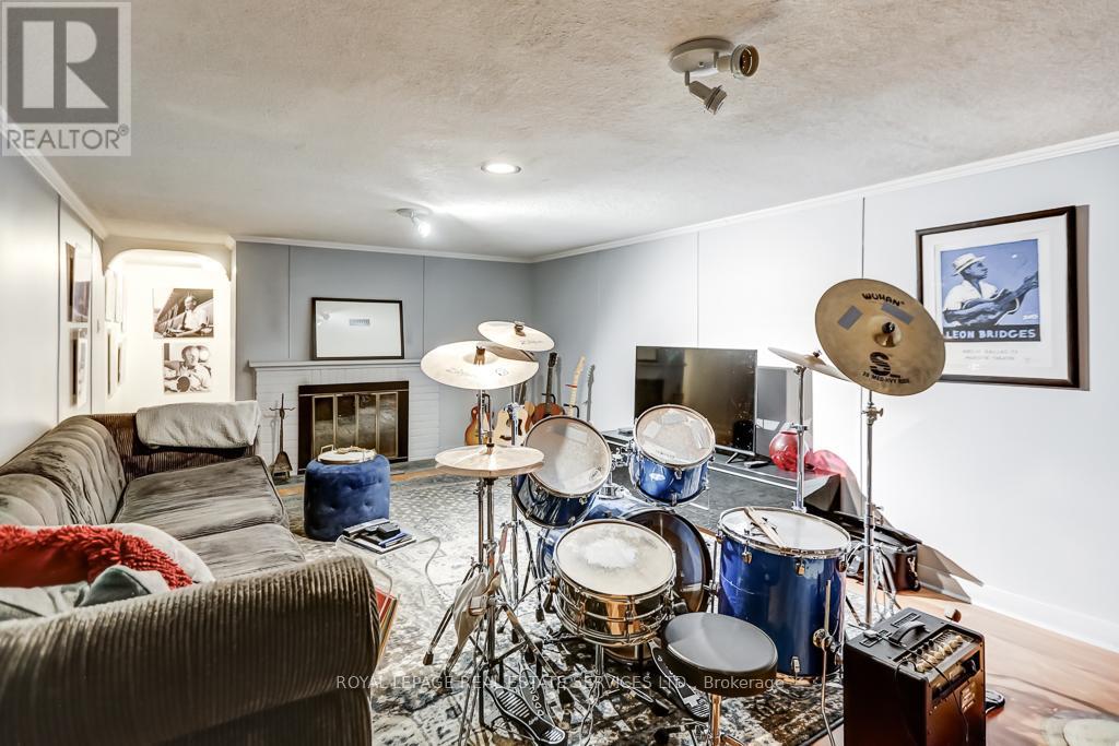 44 Anglesey Boulevard, Toronto (Edenbridge-Humber Valley), Ontario  M9A 3B5 - Photo 35 - W12210018