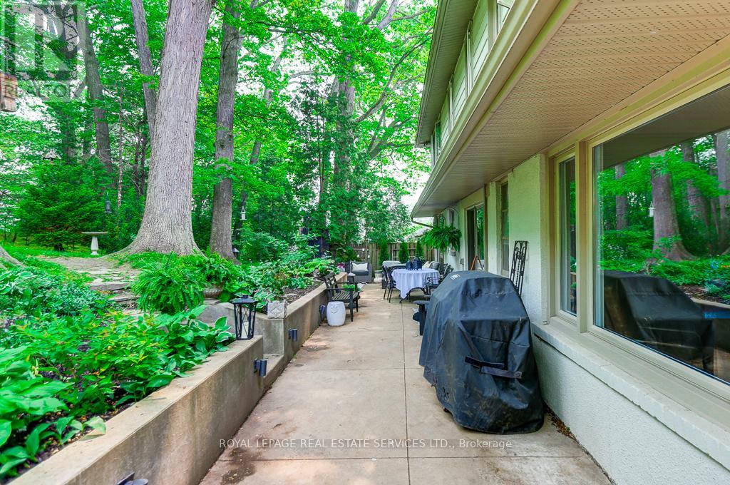 44 Anglesey Boulevard, Toronto (Edenbridge-Humber Valley), Ontario  M9A 3B5 - Photo 37 - W12210018