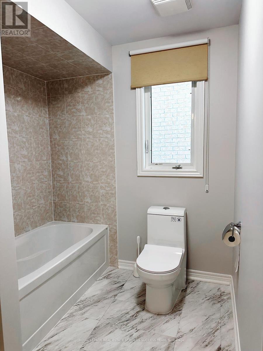 450 Harkin Place, Milton (Sc Scott), Ontario  L9T 7Y1 - Photo 24 - W12210037