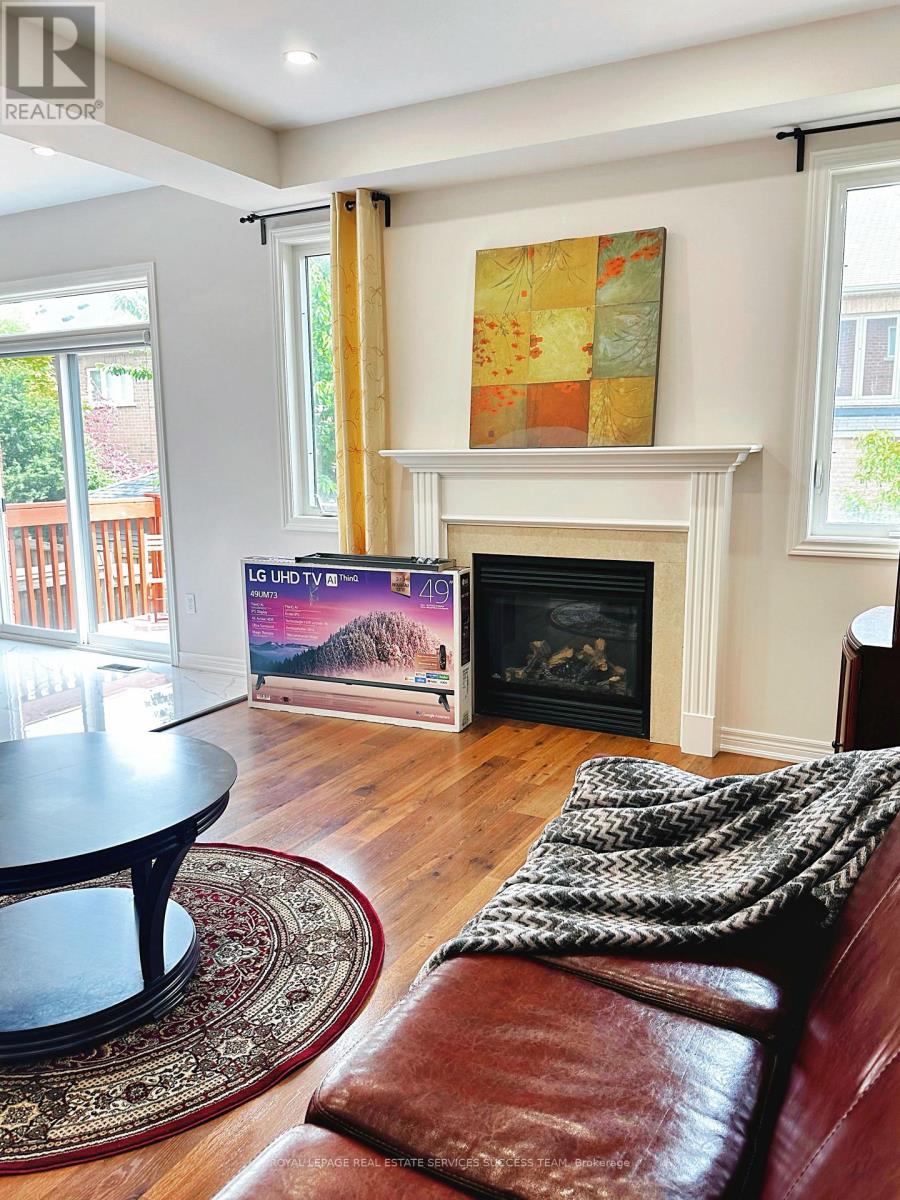 450 Harkin Place, Milton (Sc Scott), Ontario  L9T 7Y1 - Photo 8 - W12210037