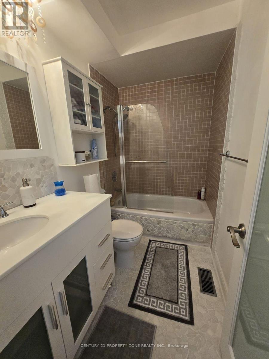 7 - 24 Reid Drive, Mississauga, Ontario  L5M 2A6 - Photo 11 - W12210062
