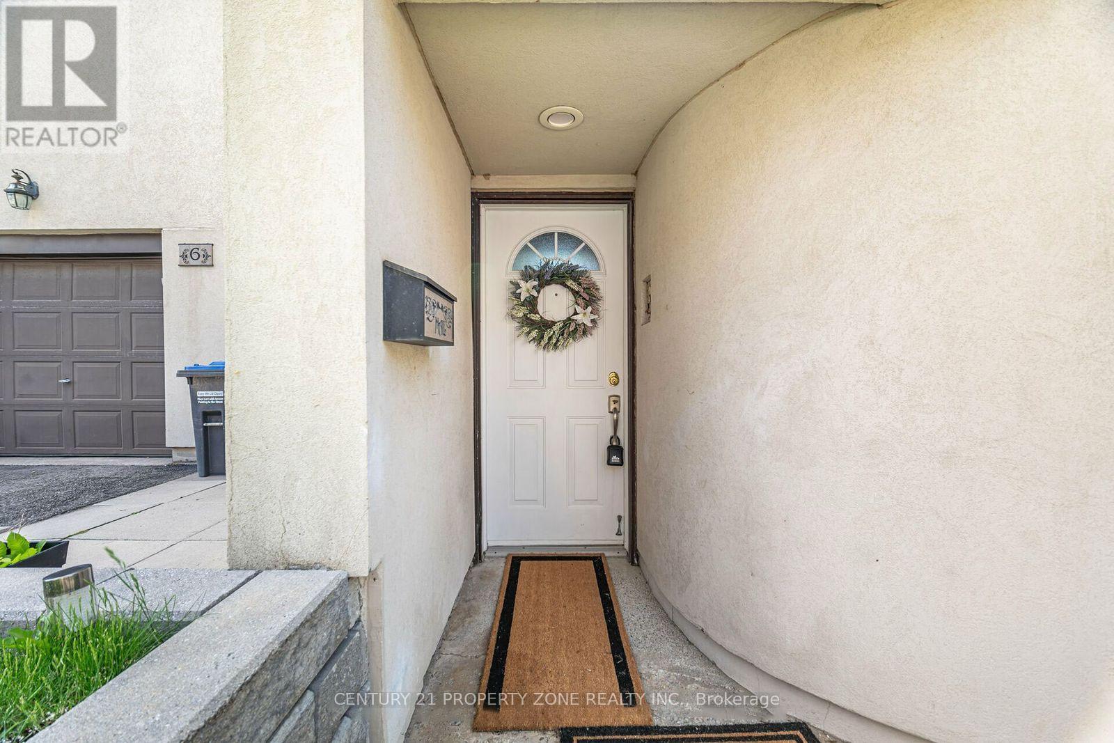 7 - 24 Reid Drive, Mississauga, Ontario  L5M 2A6 - Photo 2 - W12210062