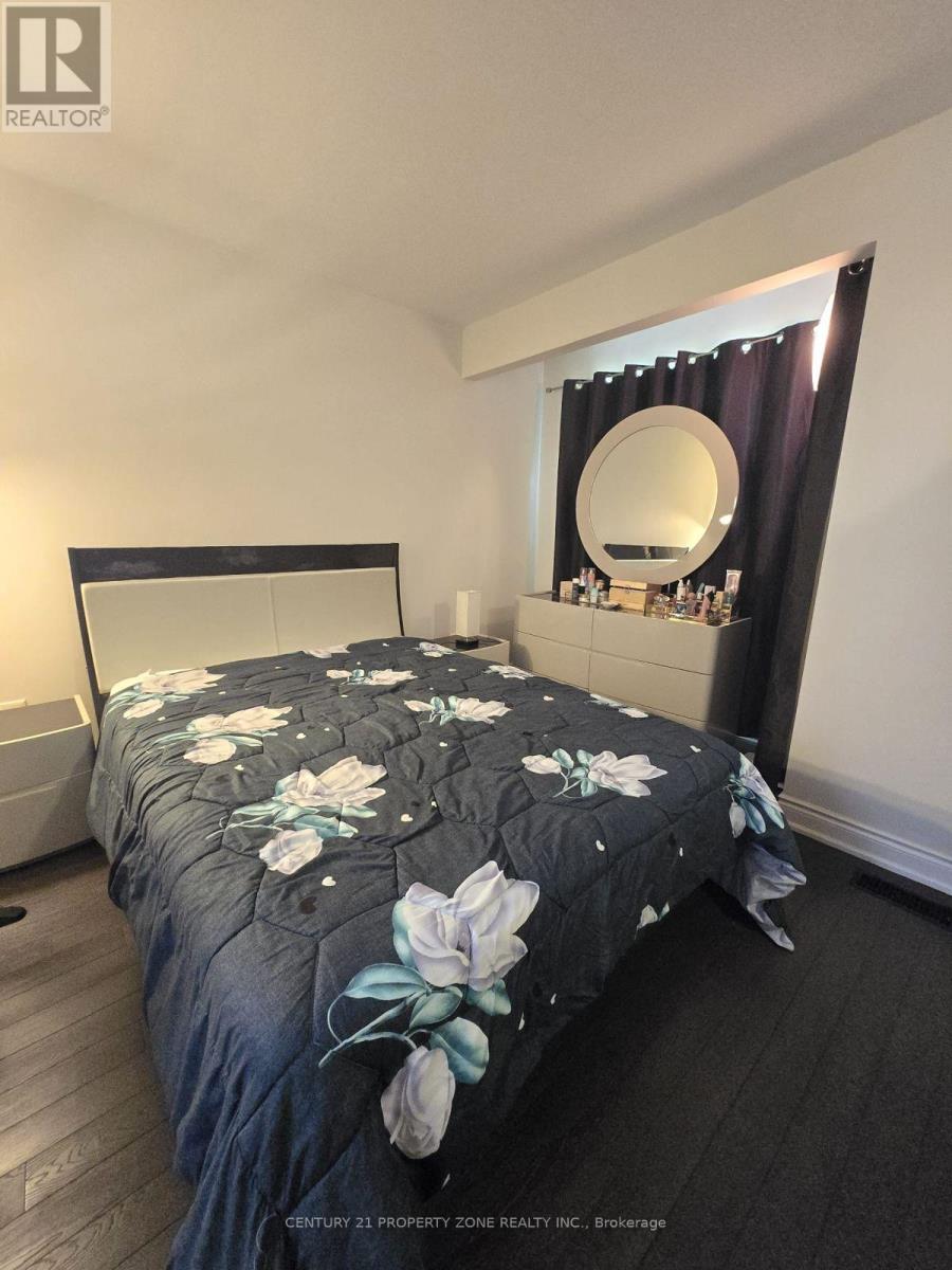 7 - 24 Reid Drive, Mississauga, Ontario  L5M 2A6 - Photo 9 - W12210062
