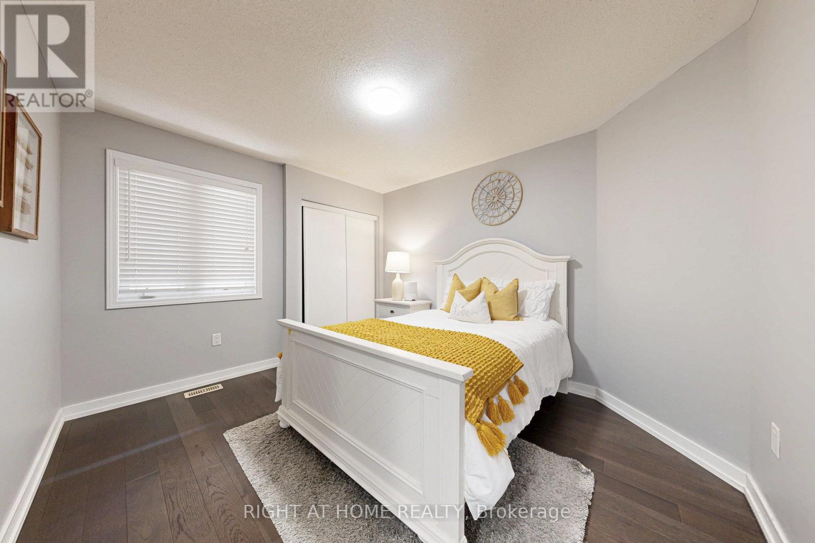 686 Bolingbroke Drive, Milton (Co Coates), Ontario  L9T 6Z3 - Photo 26 - W12210074