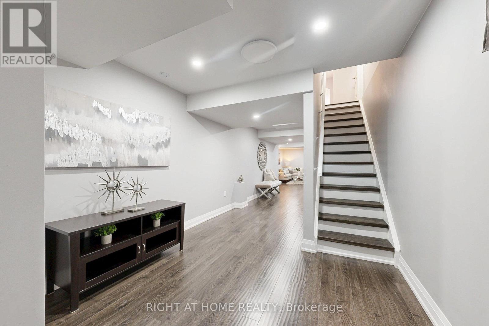686 Bolingbroke Drive, Milton (Co Coates), Ontario  L9T 6Z3 - Photo 37 - W12210074