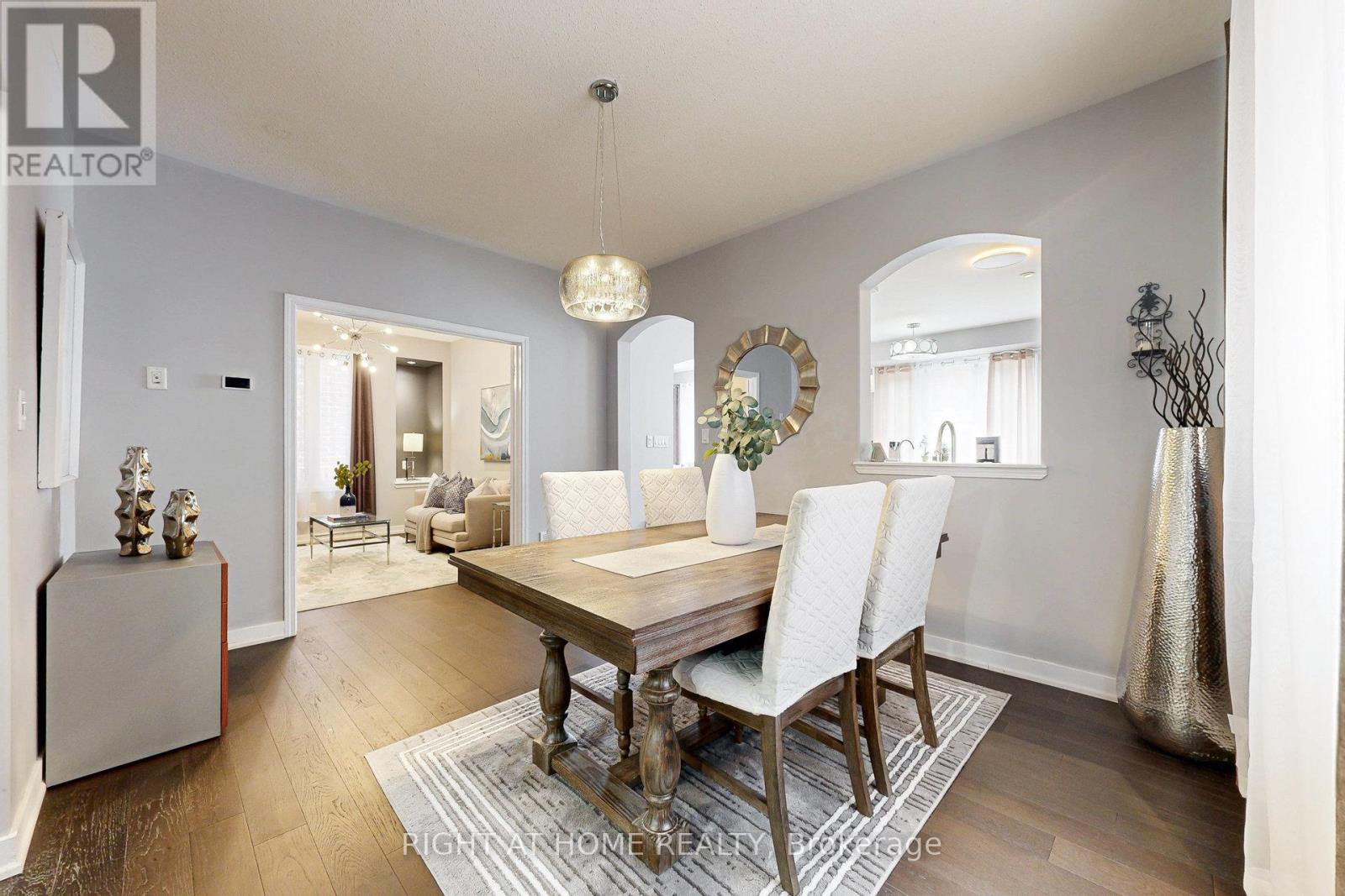 686 Bolingbroke Drive, Milton (Co Coates), Ontario  L9T 6Z3 - Photo 5 - W12210074