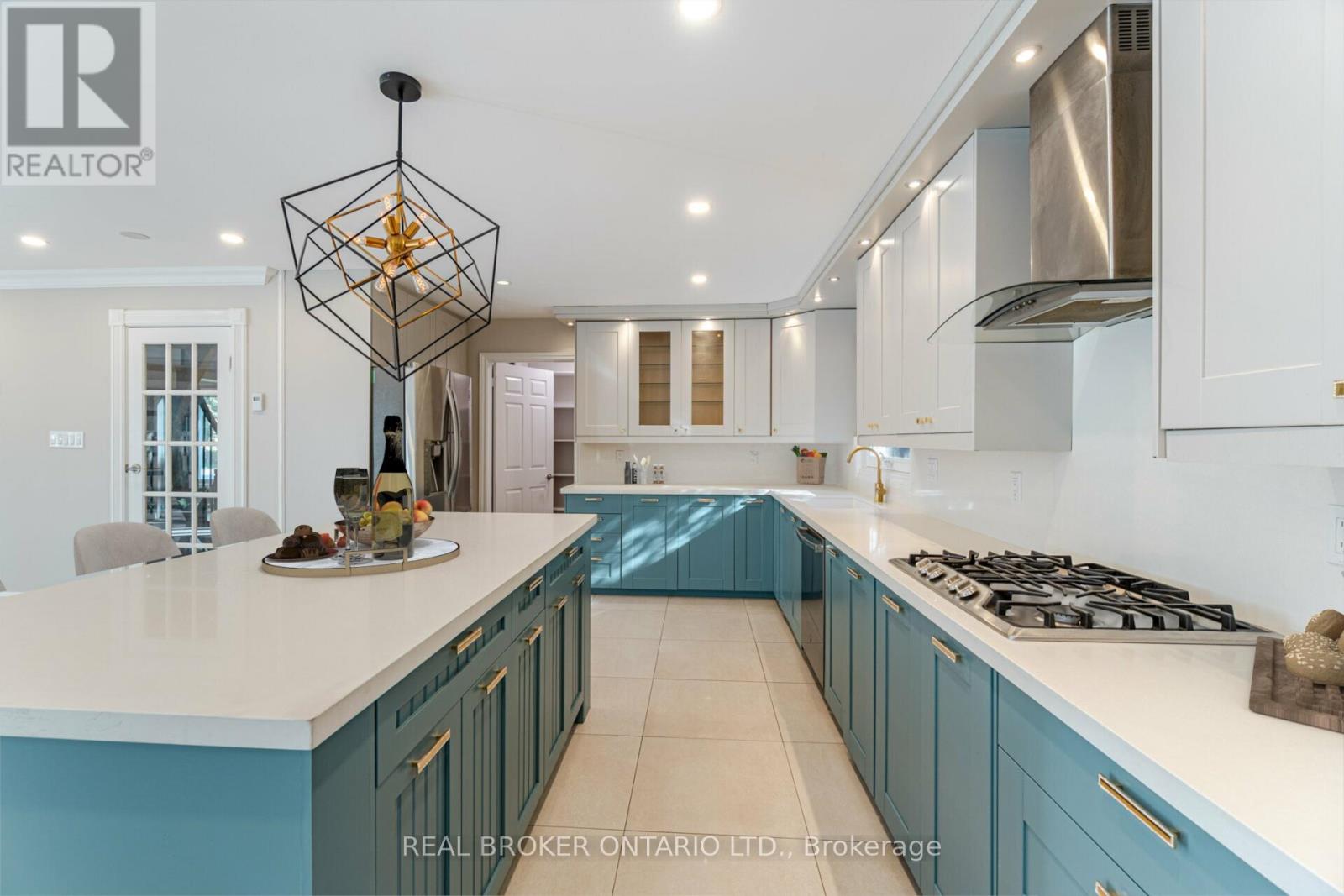 2315 Bennington Gate, Oakville, Ontario  L6J 5Z4 - Photo 8 - W12210078
