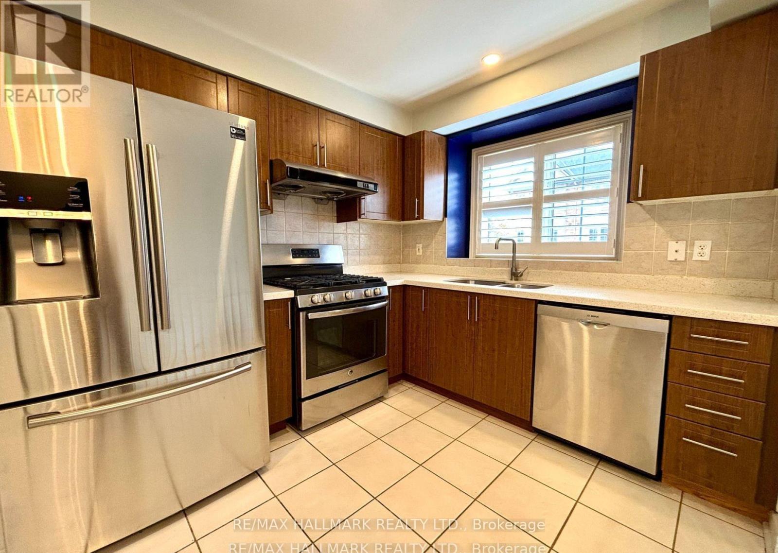 4 - 1128 Dundas Street W, Mississauga, Ontario  L5C 1E1 - Photo 8 - W12210095