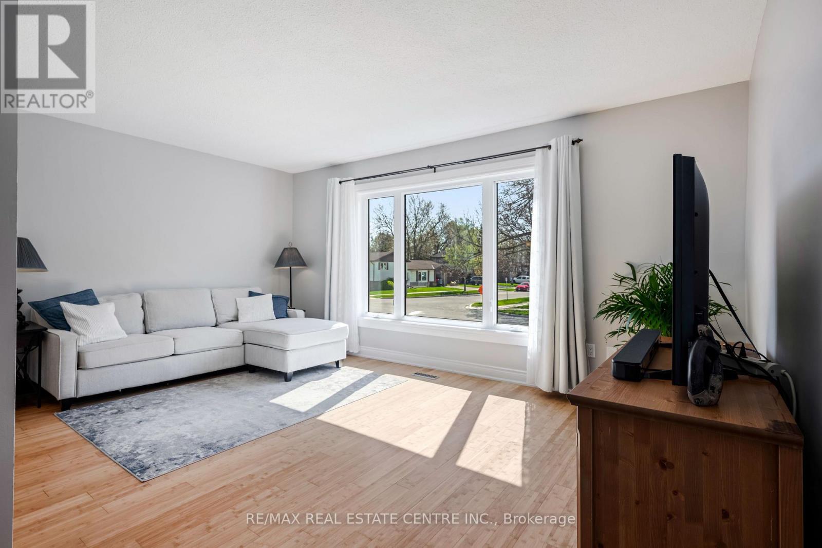 83 Highland Drive, Orangeville, Ontario  L9W 3J5 - Photo 10 - W12210124