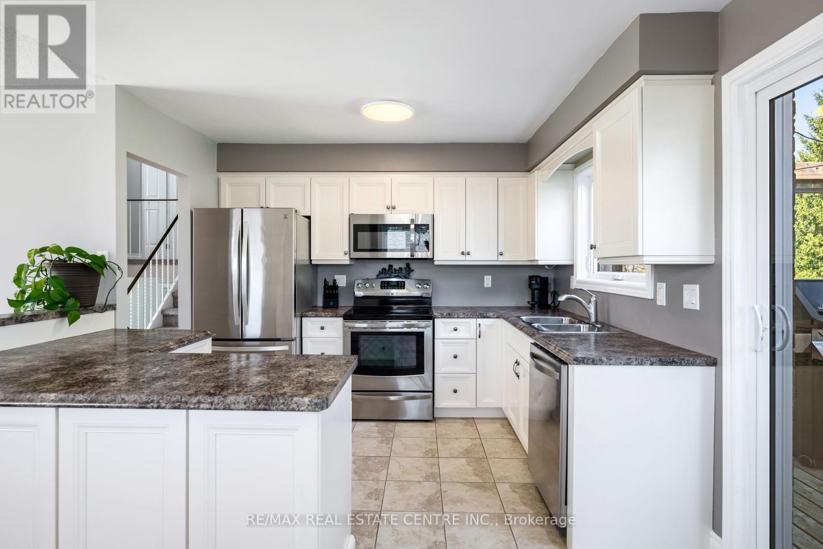 83 Highland Drive, Orangeville, Ontario  L9W 3J5 - Photo 21 - W12210124