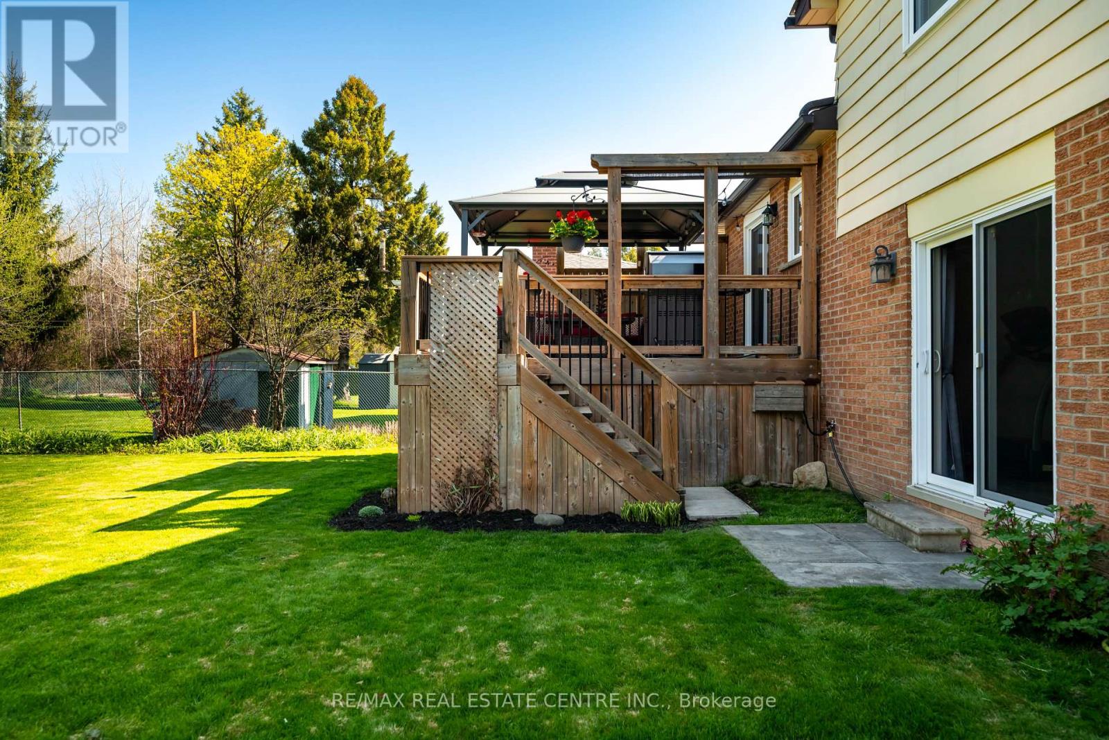 83 Highland Drive, Orangeville, Ontario  L9W 3J5 - Photo 3 - W12210124