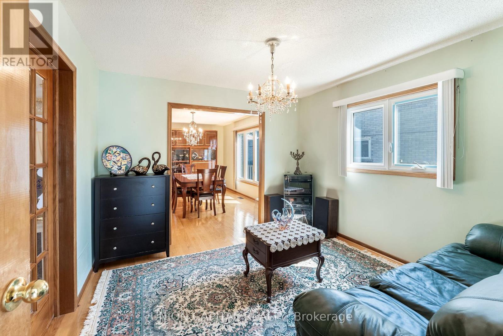 14 Rodwell Court, Brampton, Ontario  L6Y 4G7 - Photo 8 - W12200354