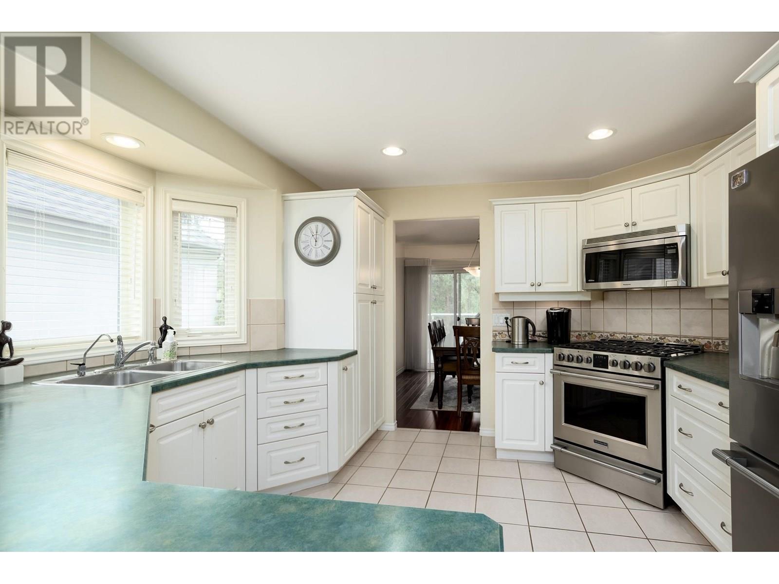 3973 Gallaghers Circle, Kelowna, British Columbia  V1W 3Z9 - Photo 5 - 10345512