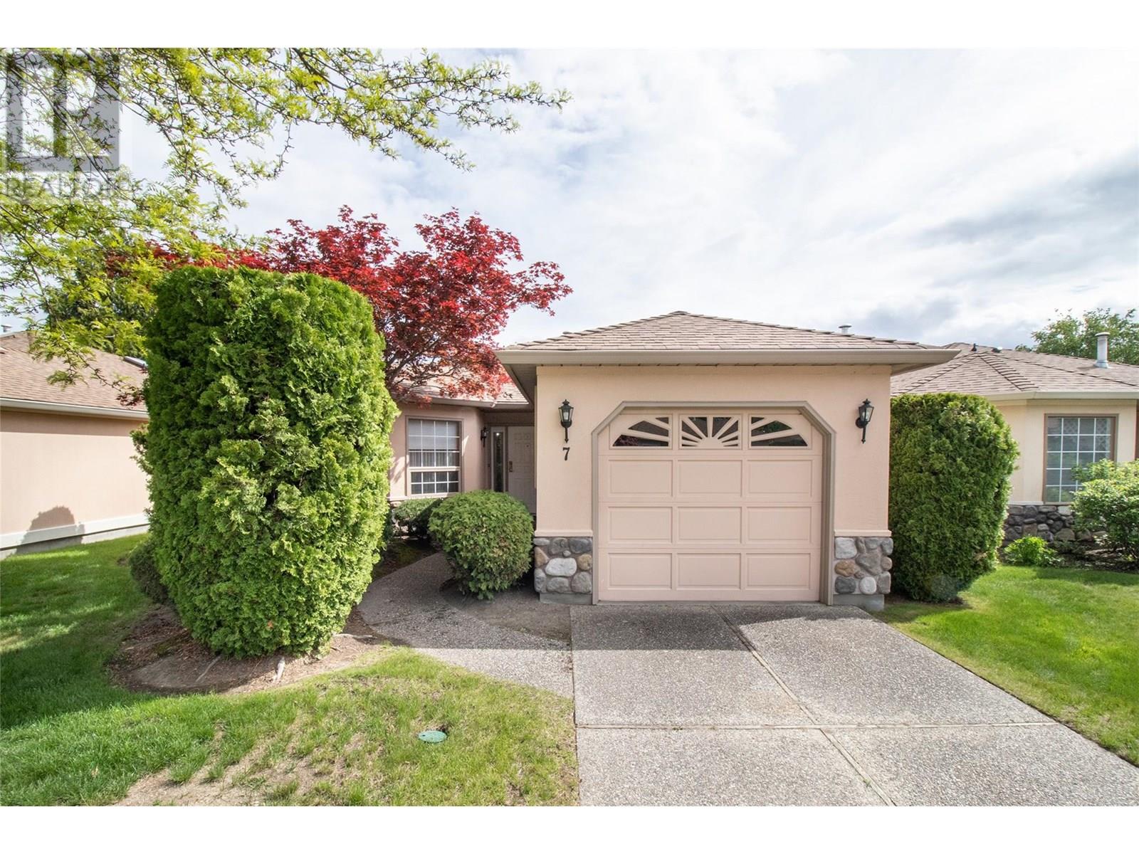 1201 Cameron Avenue Unit# 7, Kelowna, British Columbia  V1W 3R7 - Photo 1 - 10348577