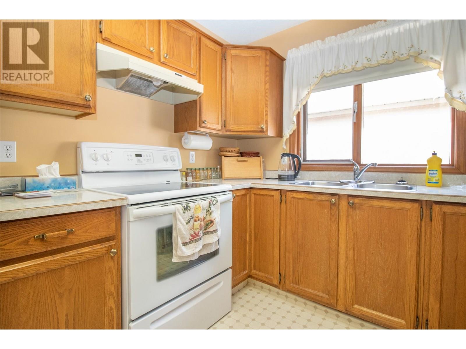 1201 Cameron Avenue Unit# 7, Kelowna, British Columbia  V1W 3R7 - Photo 7 - 10348577