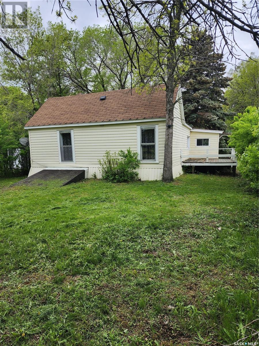 218 Clare Street, North Portal, Saskatchewan  S0C 1W0 - Photo 2 - SK008980