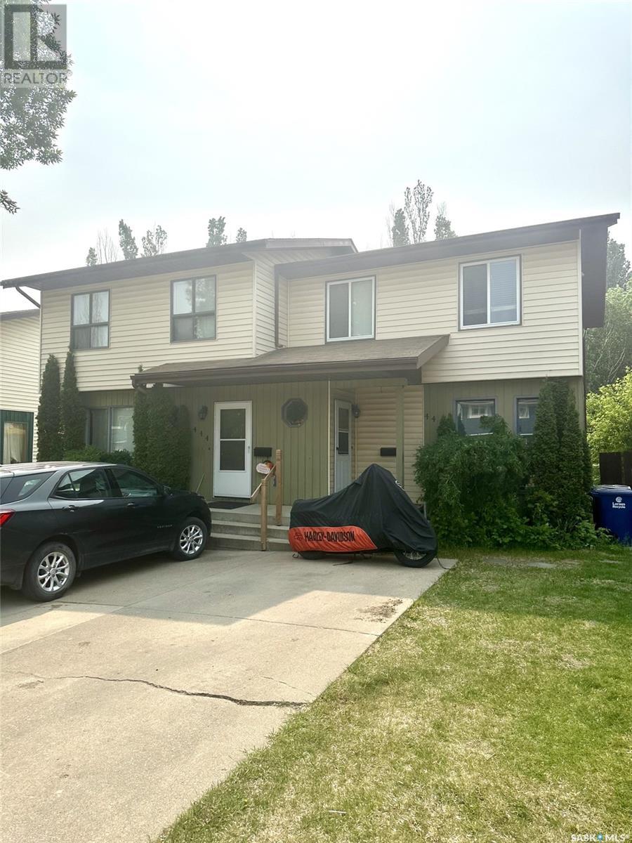 442 - 444 Russell Road, Saskatoon, Saskatchewan  S7K 6K9 - Photo 2 - SK008930