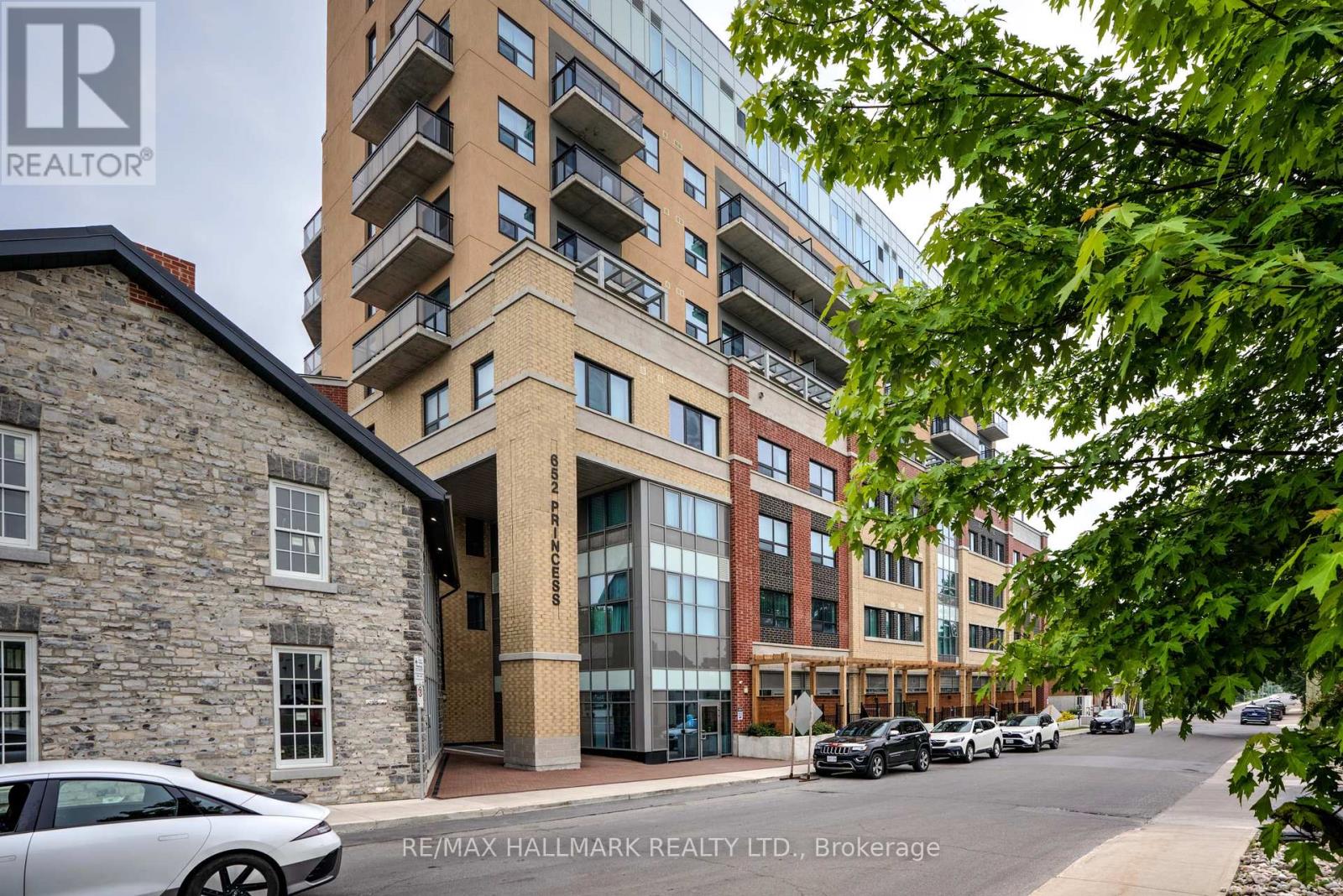 406 - 652 Princess Street, Kingston (Central City East), Ontario  K7L 1E5 - Photo 3 - X12209995