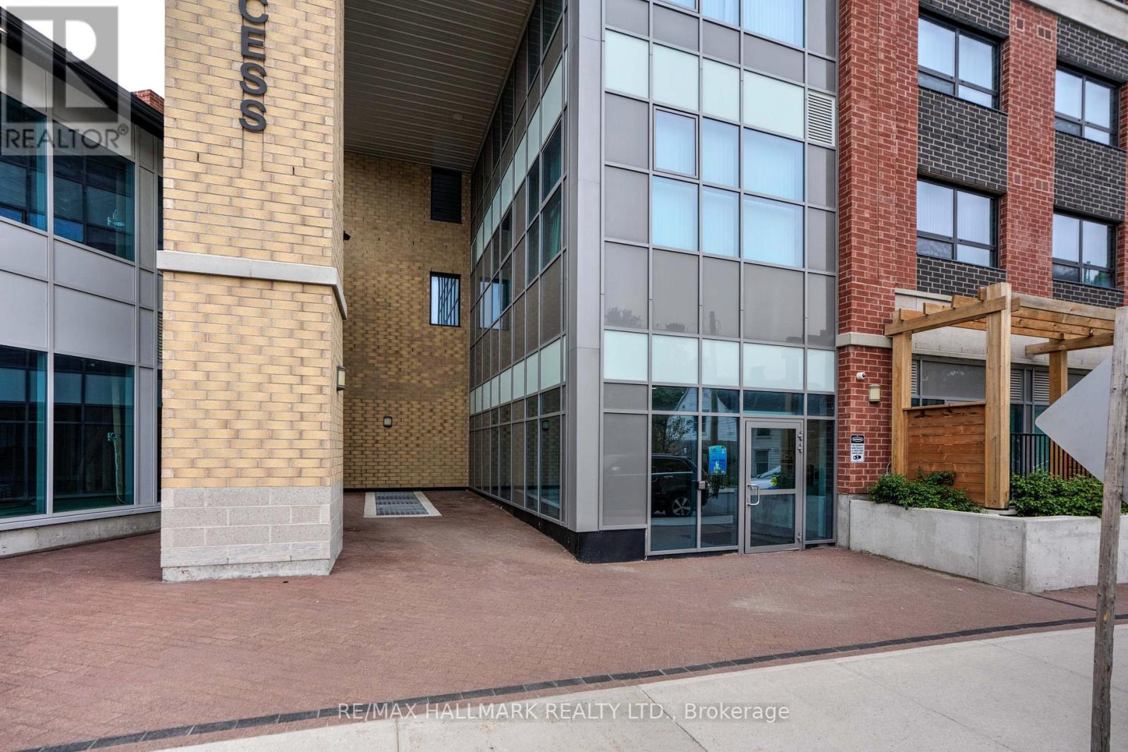 406 - 652 Princess Street, Kingston (Central City East), Ontario  K7L 1E5 - Photo 4 - X12209995