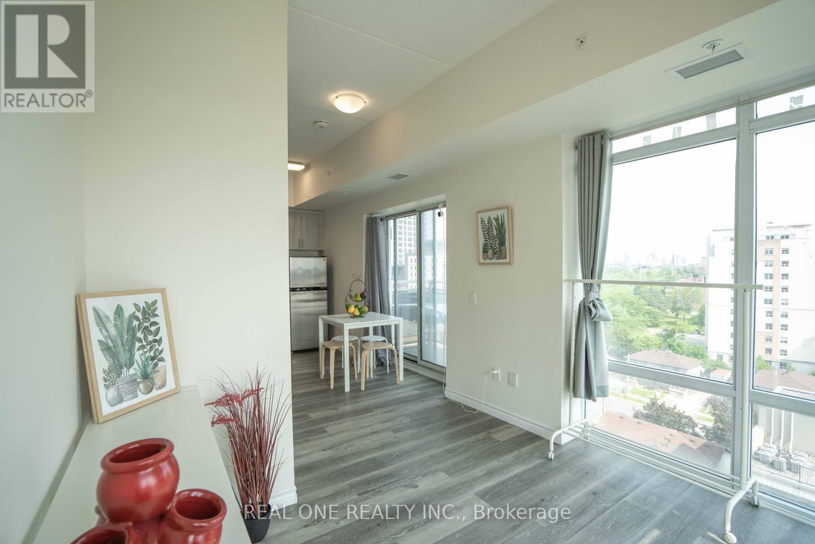 902 - 246 Lester Street, Waterloo, Ontario  N2L 0H1 - Photo 12 - X12210012