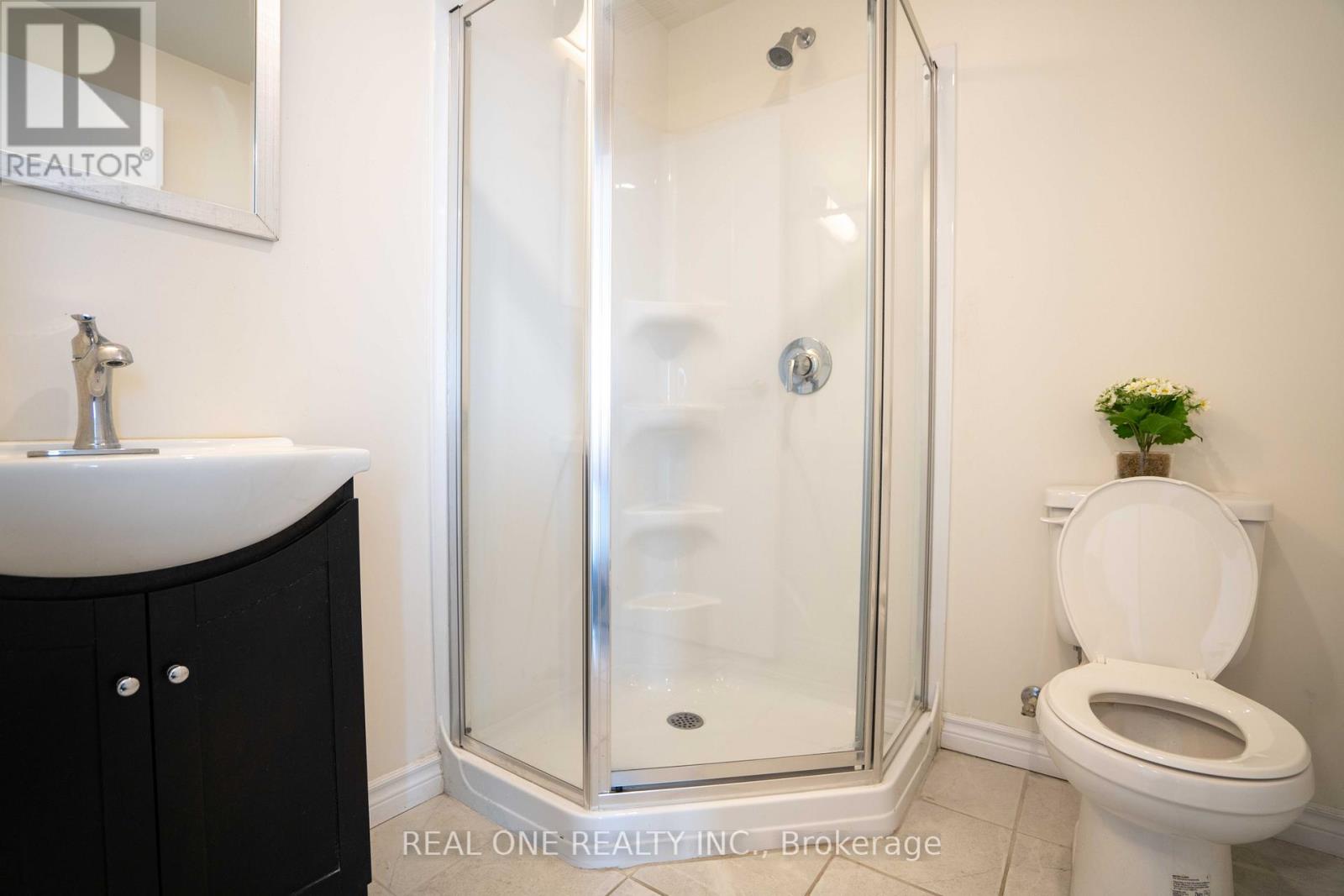 902 - 246 Lester Street, Waterloo, Ontario  N2L 0H1 - Photo 14 - X12210012