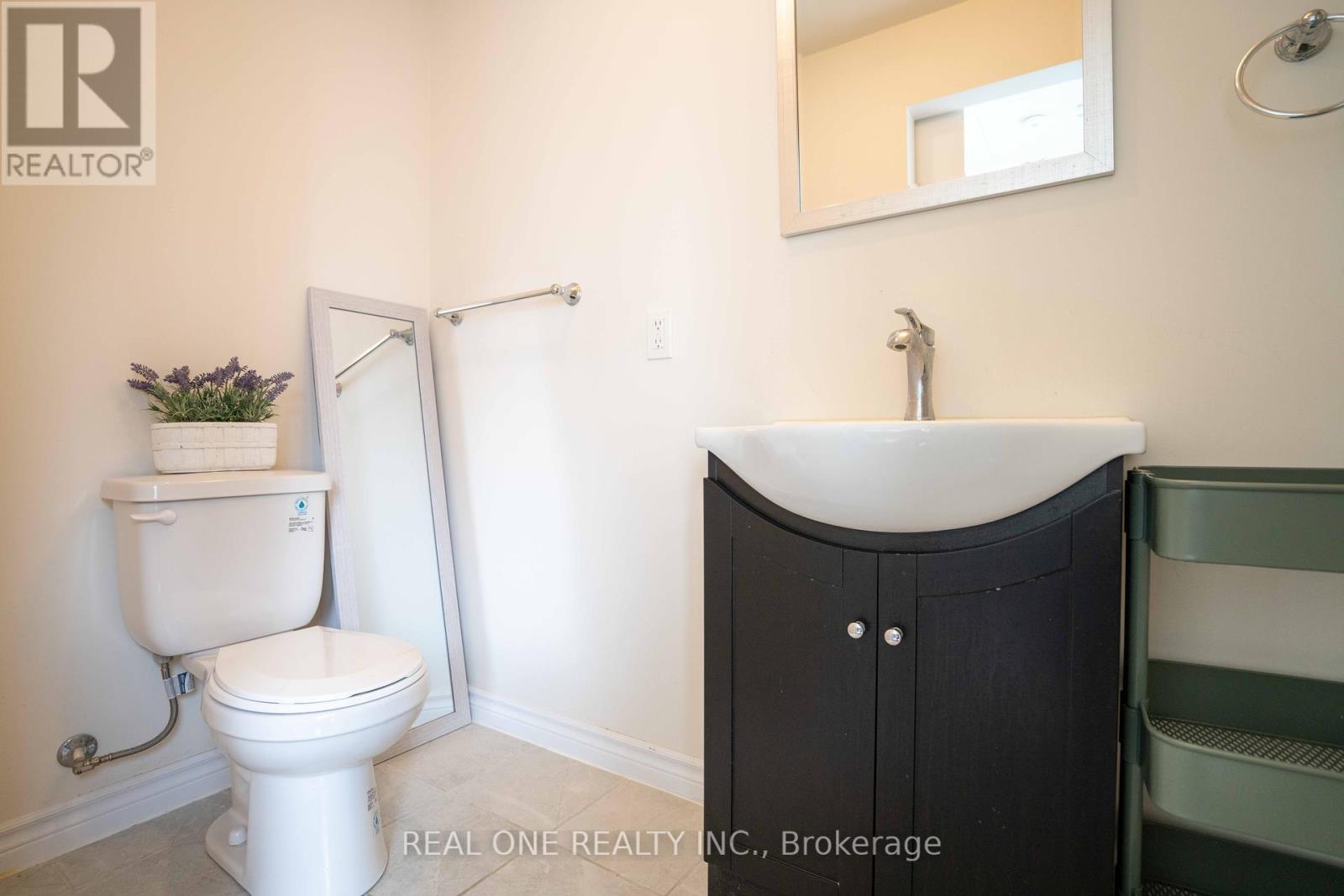 902 - 246 Lester Street, Waterloo, Ontario  N2L 0H1 - Photo 18 - X12210012