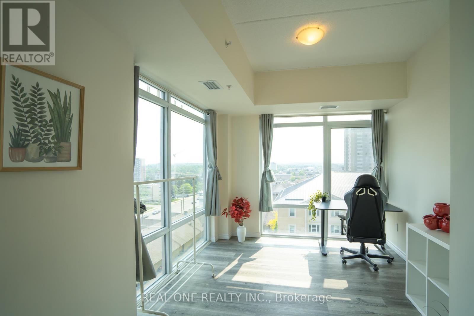 902 - 246 Lester Street, Waterloo, Ontario  N2L 0H1 - Photo 7 - X12210012