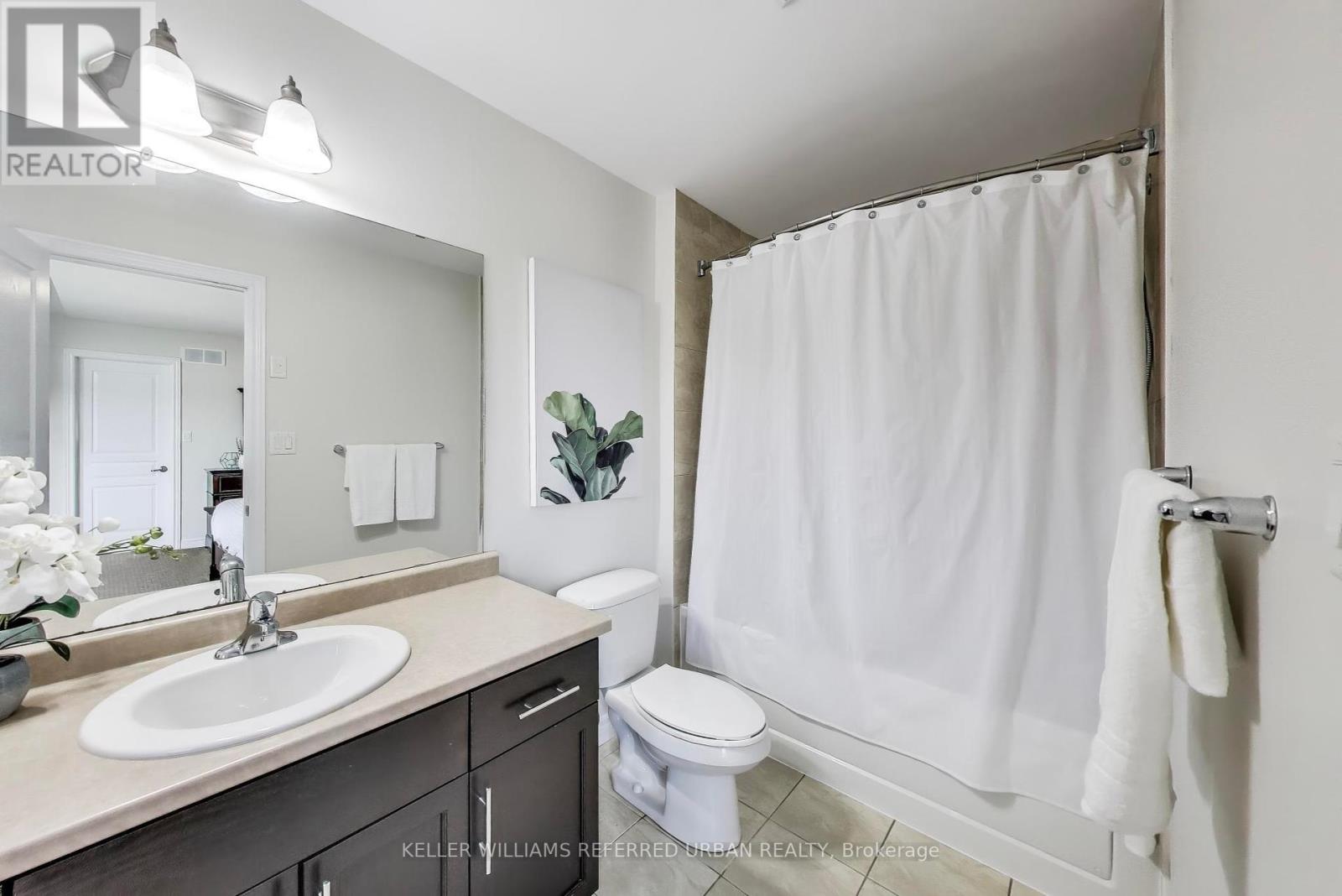 7 Grandstand Drive, Hamilton (Binbrook), Ontario  L0R 1C0 - Photo 21 - X12210082