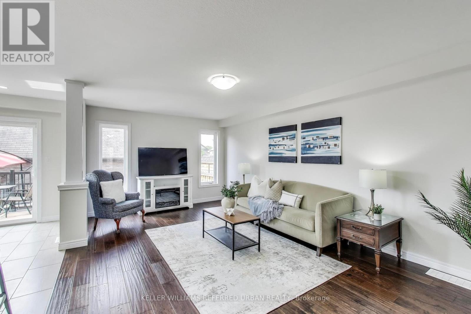 7 Grandstand Drive, Hamilton (Binbrook), Ontario  L0R 1C0 - Photo 6 - X12210082