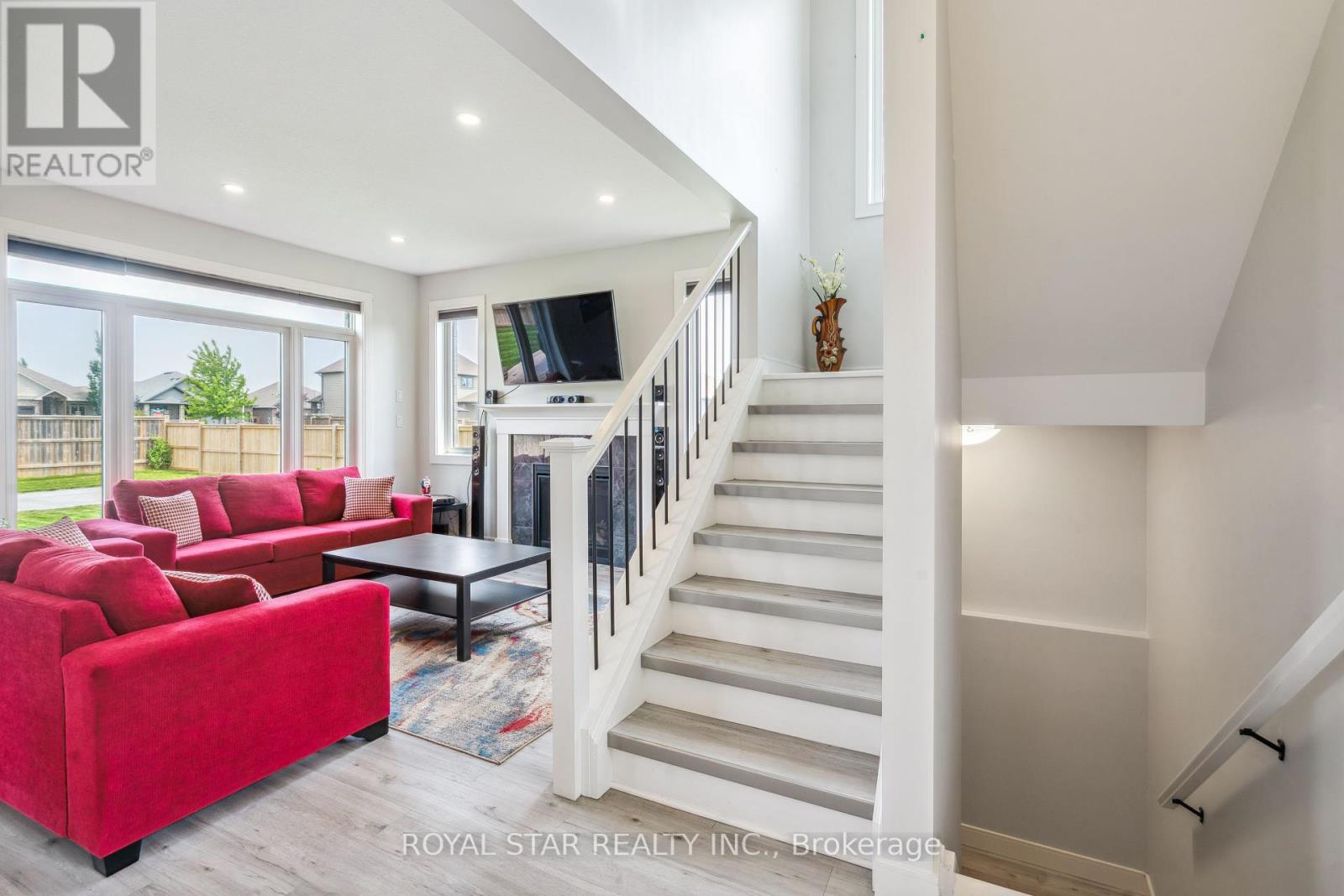 2 Statham Street, Strathroy-Caradoc (Se), Ontario  N7G 0H2 - Photo 10 - X12210159
