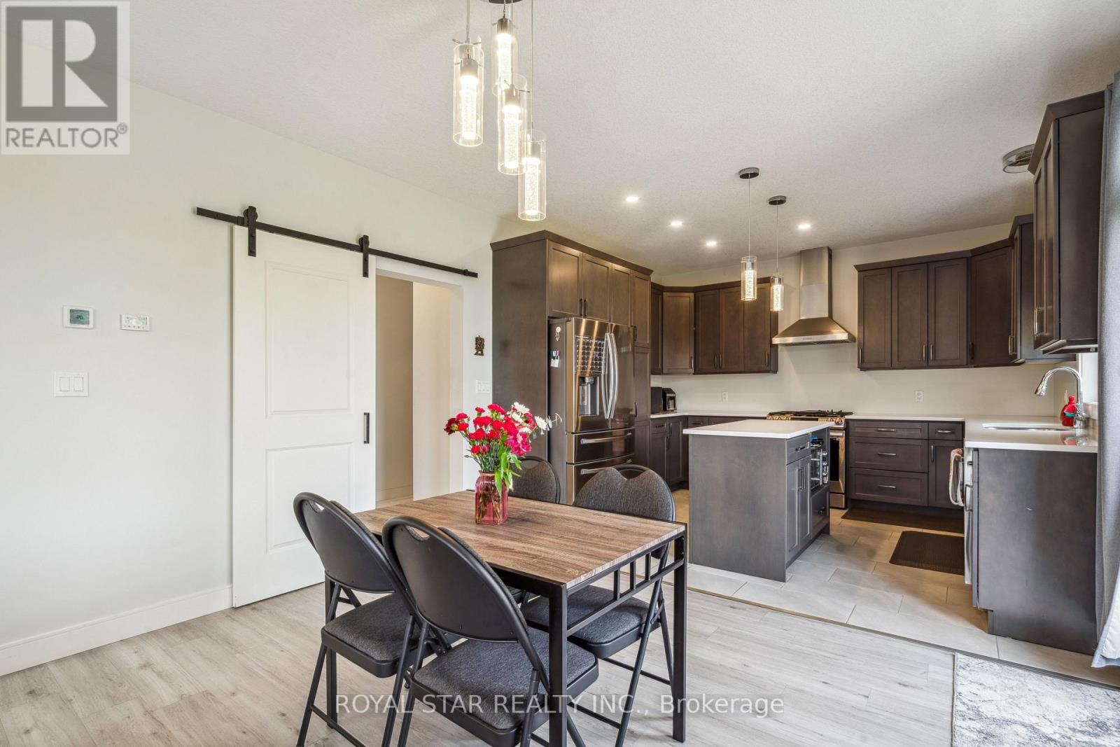 2 Statham Street, Strathroy-Caradoc (Se), Ontario  N7G 0H2 - Photo 17 - X12210159