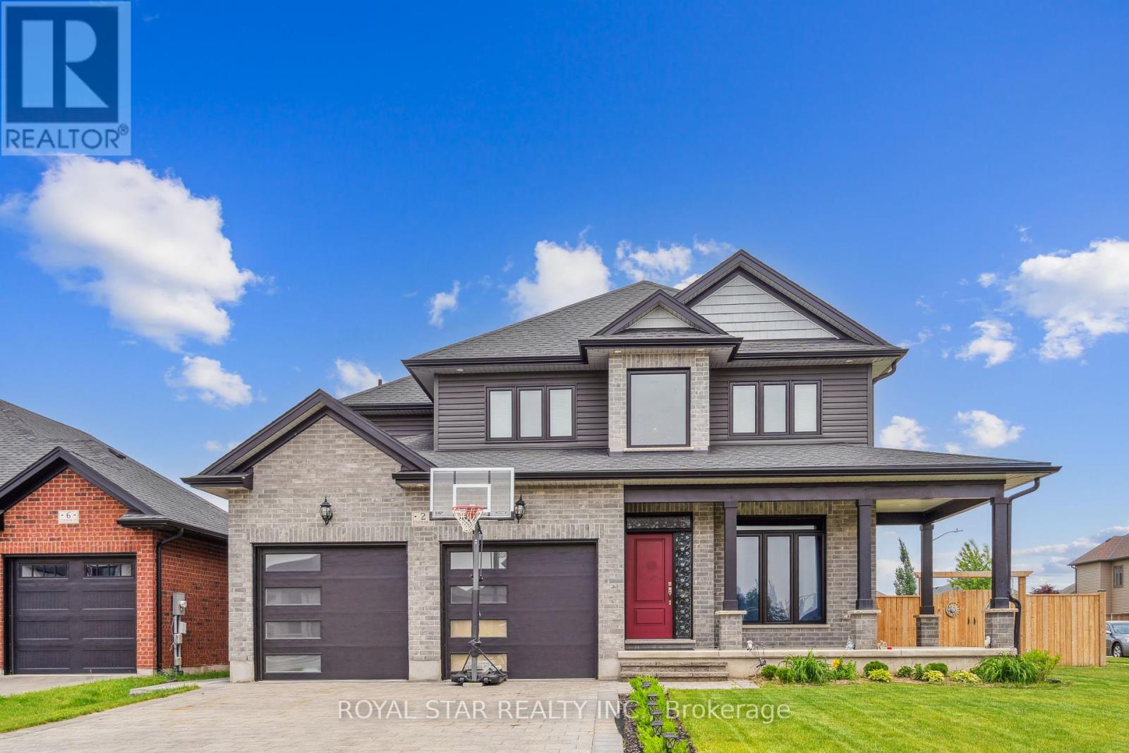 2 Statham Street, Strathroy-Caradoc (Se), Ontario  N7G 0H2 - Photo 2 - X12210159