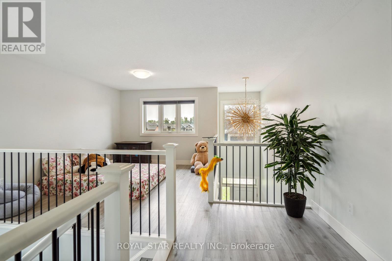 2 Statham Street, Strathroy-Caradoc (Se), Ontario  N7G 0H2 - Photo 25 - X12210159