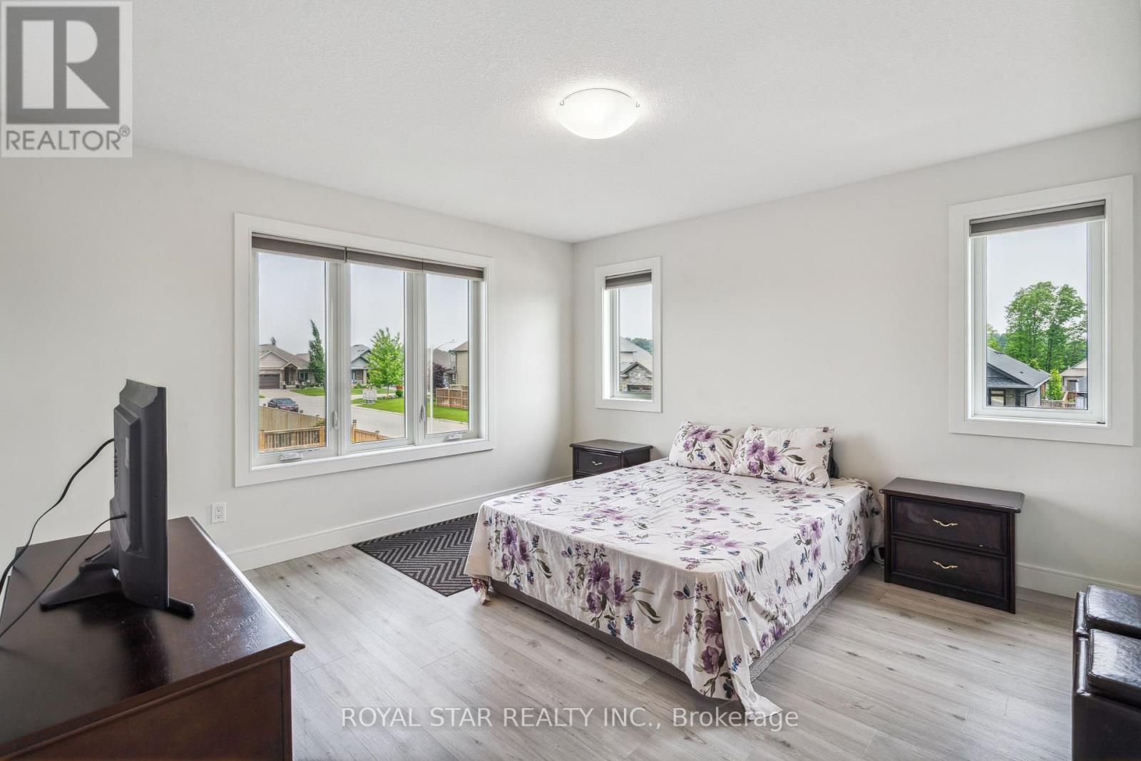 2 Statham Street, Strathroy-Caradoc (Se), Ontario  N7G 0H2 - Photo 26 - X12210159