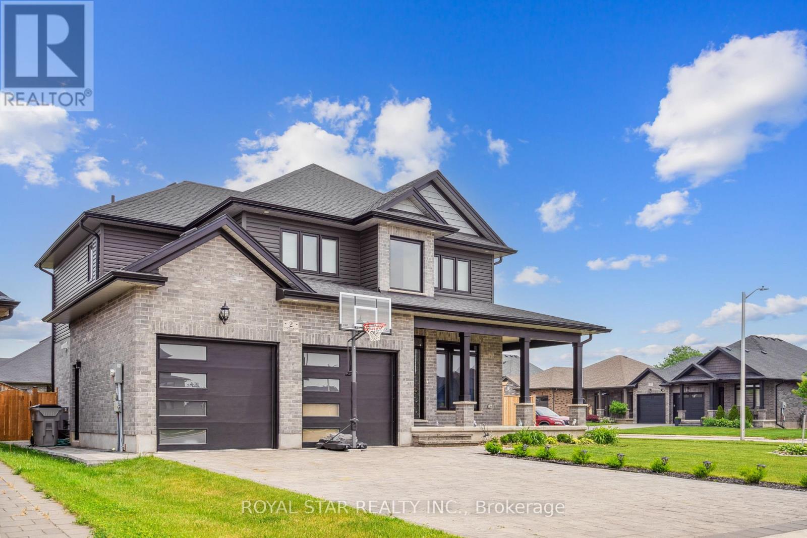 2 Statham Street, Strathroy-Caradoc (Se), Ontario  N7G 0H2 - Photo 3 - X12210159