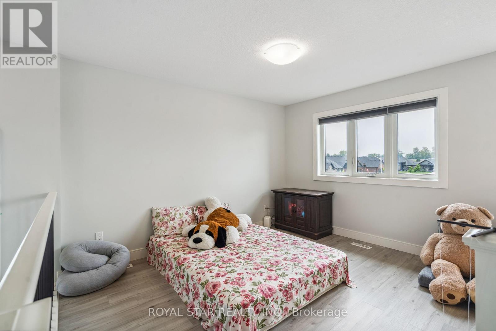 2 Statham Street, Strathroy-Caradoc (Se), Ontario  N7G 0H2 - Photo 33 - X12210159