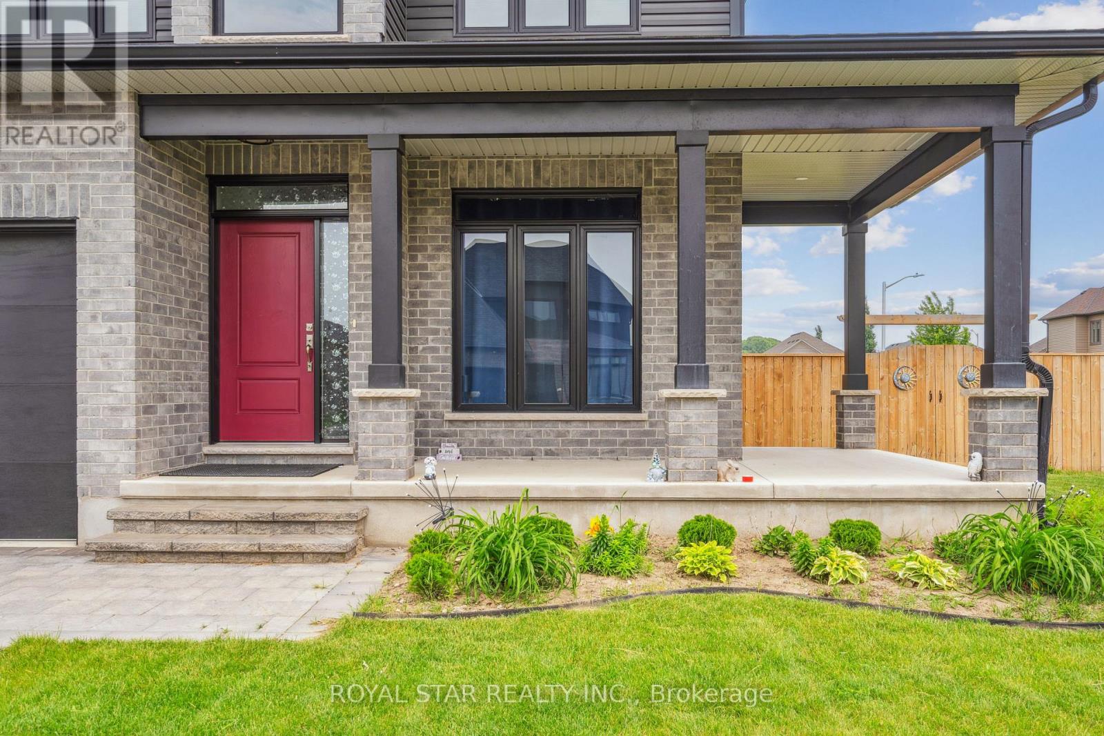 2 Statham Street, Strathroy-Caradoc (Se), Ontario  N7G 0H2 - Photo 4 - X12210159