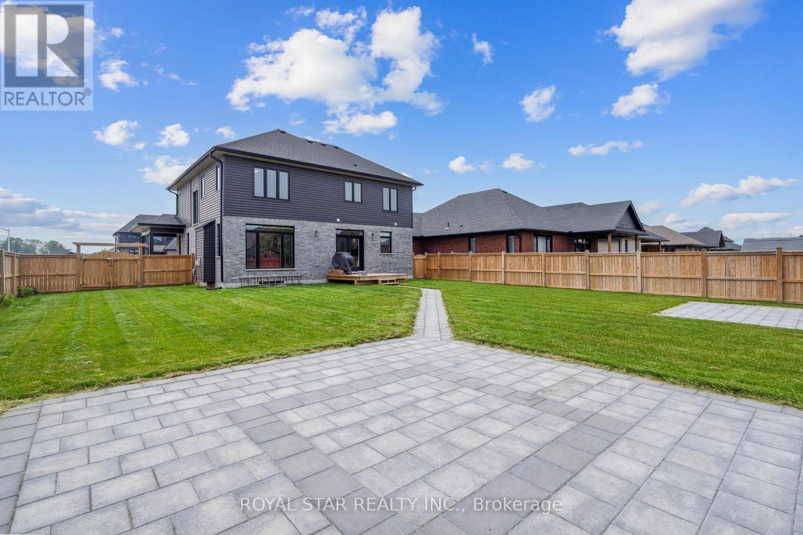 2 Statham Street, Strathroy-Caradoc (Se), Ontario  N7G 0H2 - Photo 44 - X12210159