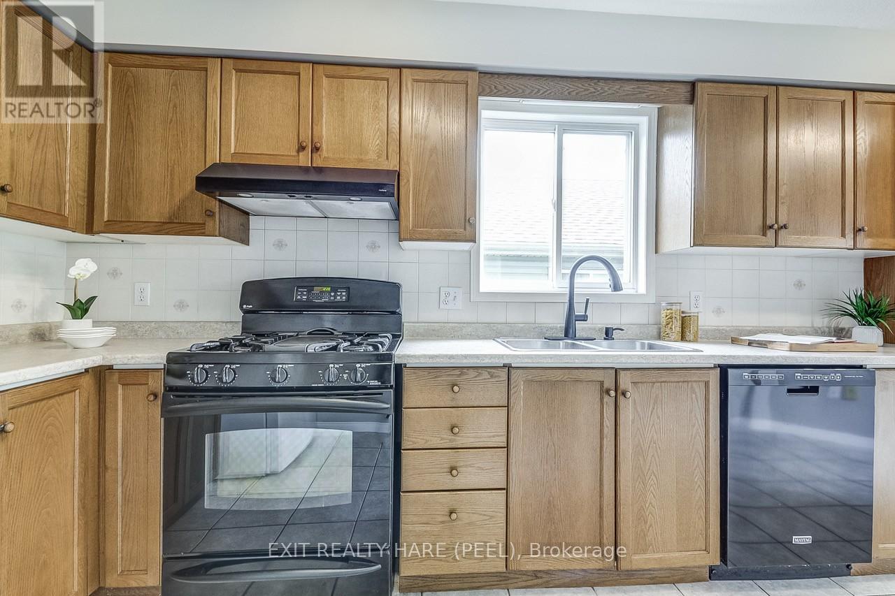 24 O' Connor Lane, Guelph (Grange Road), Ontario  N1E 7G5 - Photo 15 - X12210161