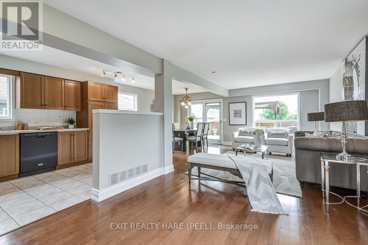 24 O' Connor Lane, Guelph (Grange Road), Ontario  N1E 7G5 - Photo 7 - X12210161