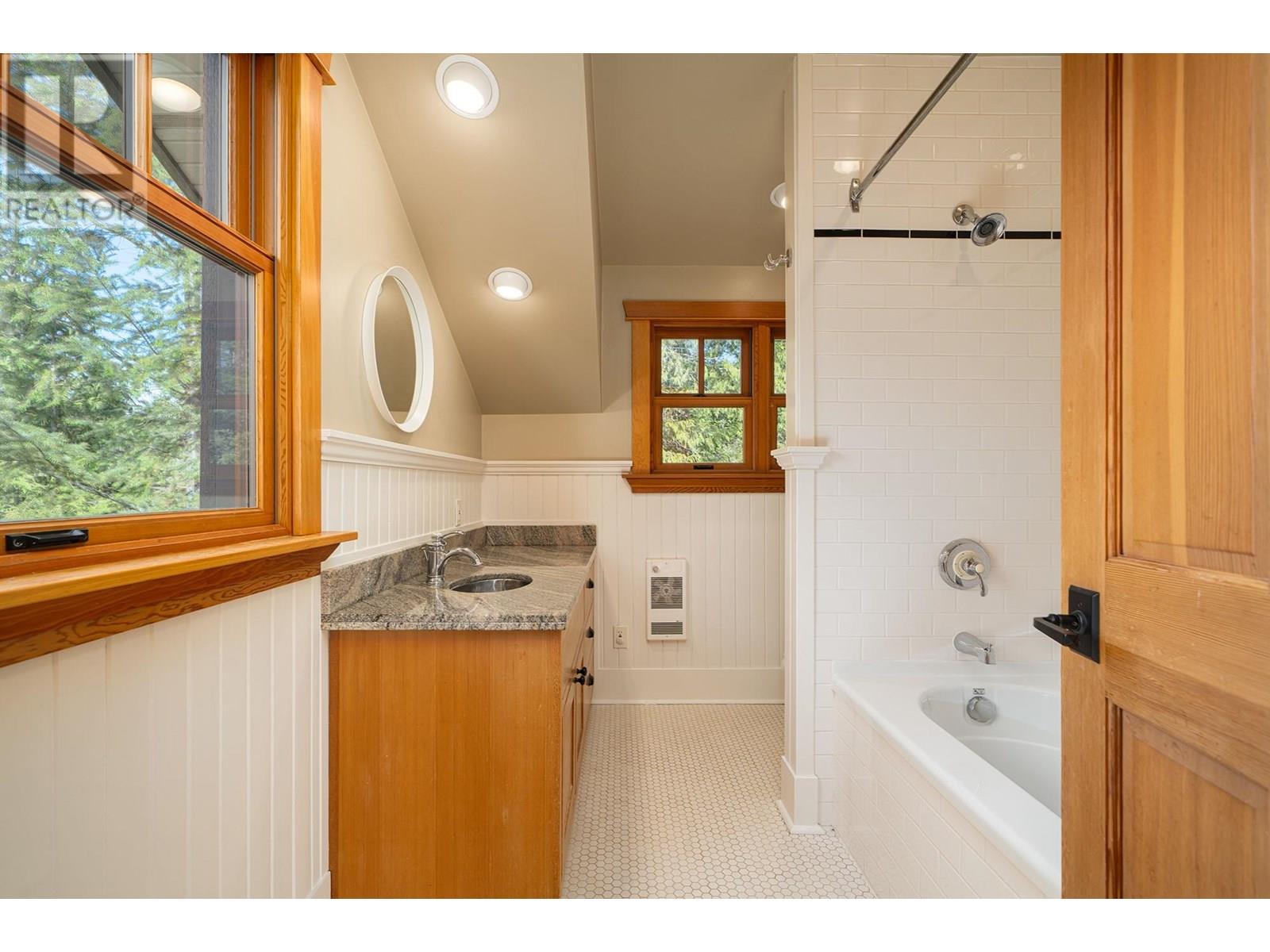 1335 Adams Road, Bowen Island, British Columbia  V0N 1G2 - Photo 28 - R3013598