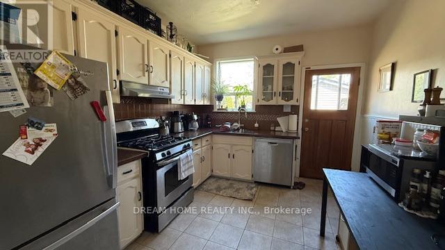 364 Harbord Street, Toronto, Ontario  M6G 1H7 - Photo 3 - C12197310