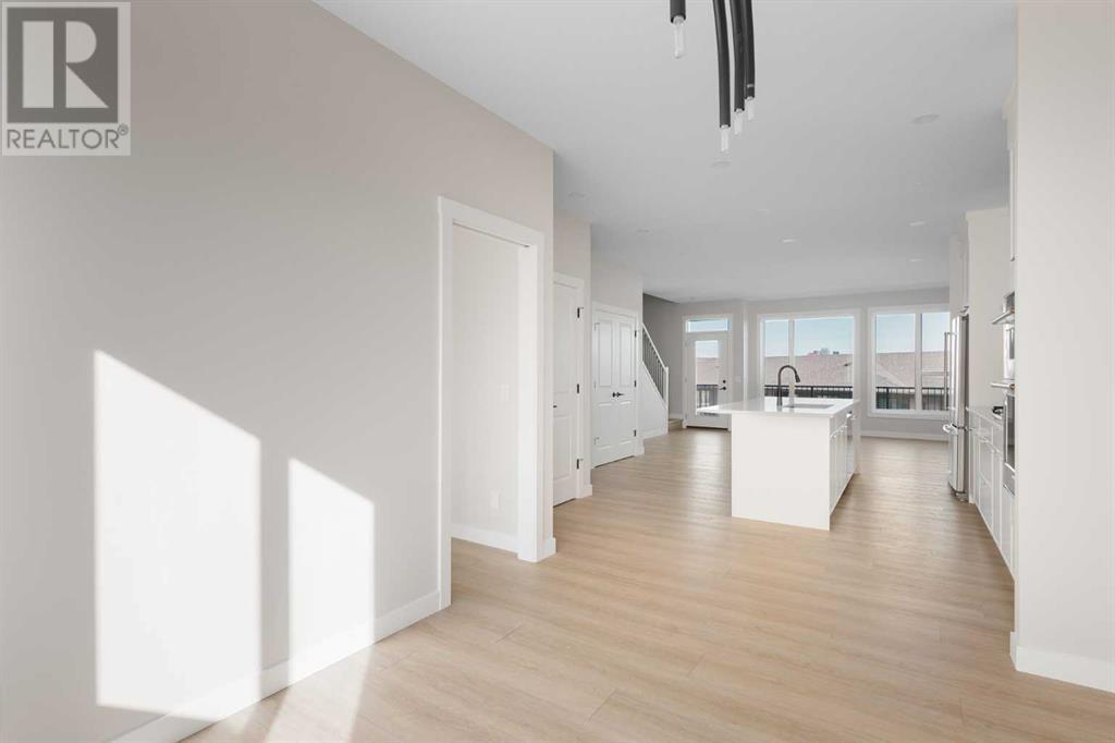 26 Sovereign Heights Sw, Calgary, Alberta  T3C 3Y3 - Photo 12 - A2227729