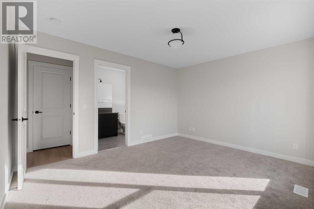 26 Sovereign Heights Sw, Calgary, Alberta  T3C 3Y3 - Photo 29 - A2227729