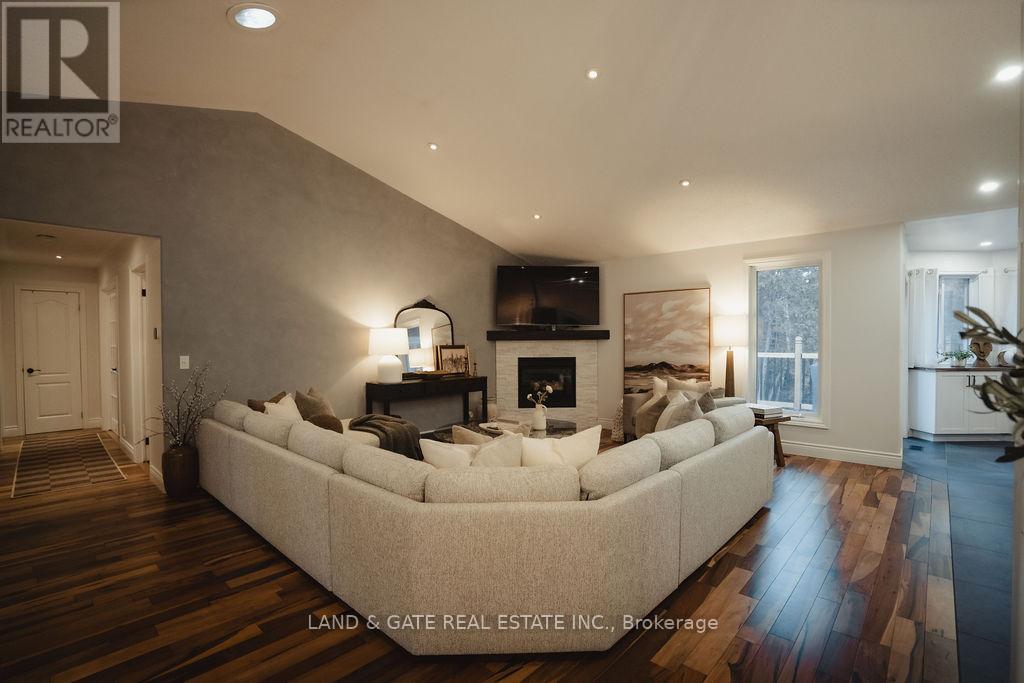 9015 Mosport Road, Clarington, Ontario  L0B 1M0 - Photo 13 - E12091001
