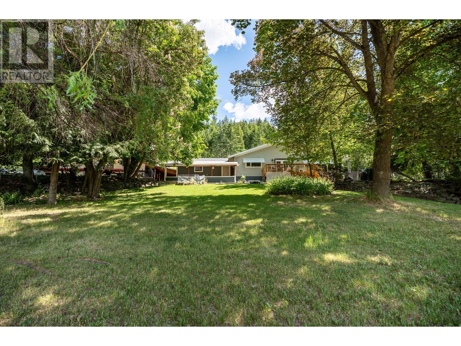 4254 Yellowhead Highway S, Barriere, British Columbia  V0E 1E0 - Photo 3 - 10349864