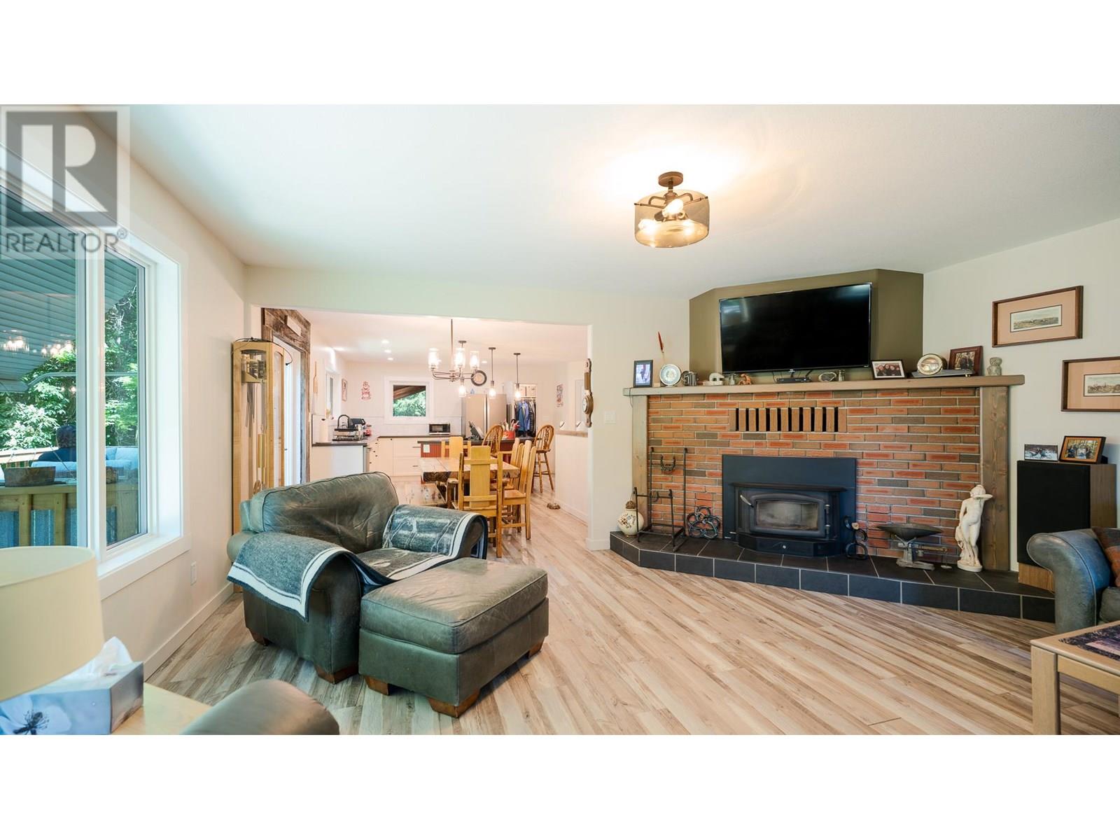 4254 Yellowhead Highway S, Barriere, British Columbia  V0E 1E0 - Photo 9 - 10349864